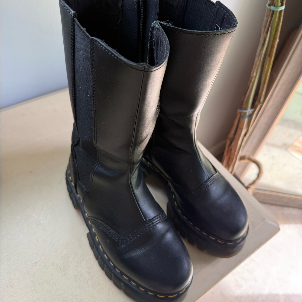 Dr Marten Chunky Platform Leather Boots